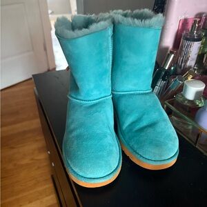 Ugg Women's Shearling Lined Boots - Turquoise 40$